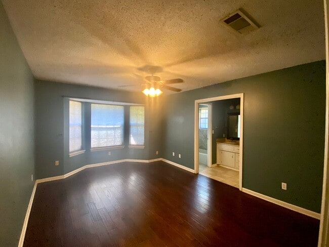 Building Photo - Haughton LA Dogwood Park Subdvn Home for Lease | $1,600/mo | 3 br 2 ba