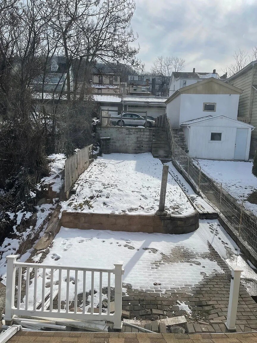 Building Photo - 1108 E 3rd St