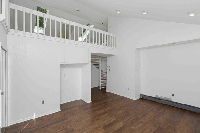 Building Photo - 1268 Rydal Rd