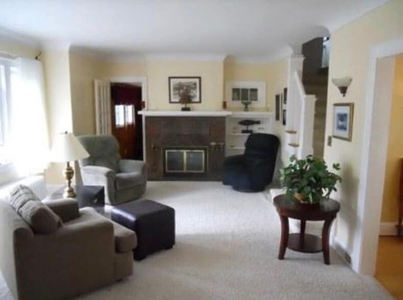 Building Photo - 2337 East 8th Street