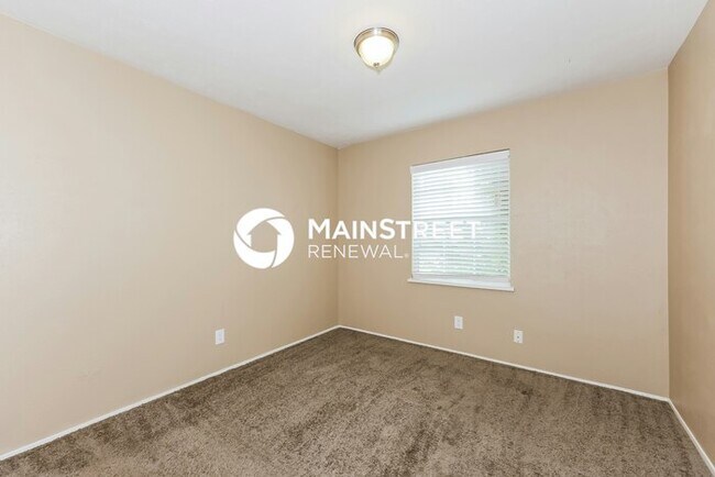 Building Photo - 4 Bedroom Pet-Friendly Home in Arlington, TX with Main Street Renewal