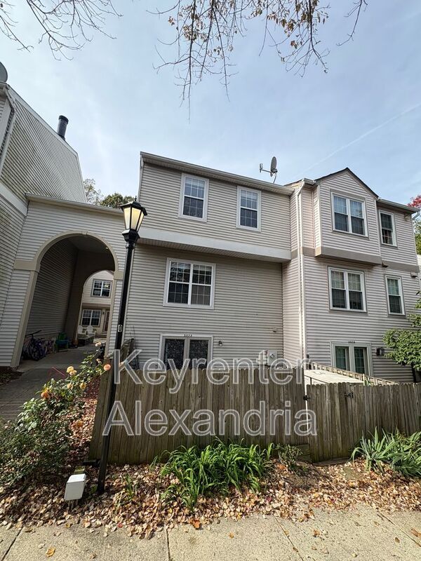 Building Photo - 5822 Bridgetown Ct