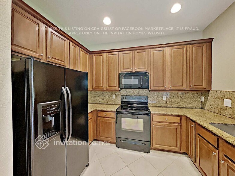 Building Photo - 10441 Yarrow Dr