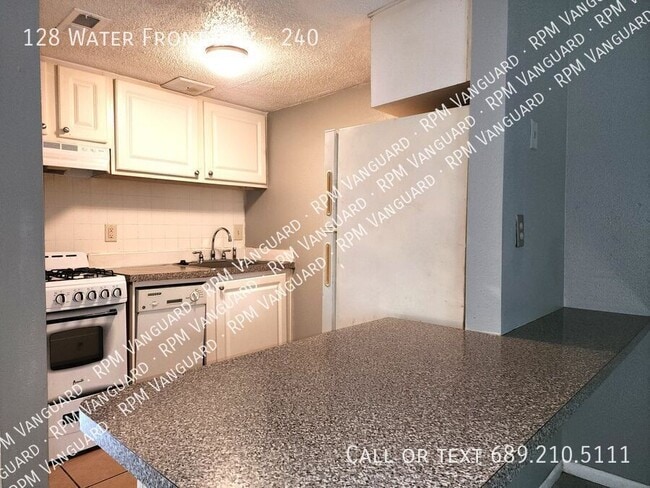 Building Photo - 128 Water Front Way