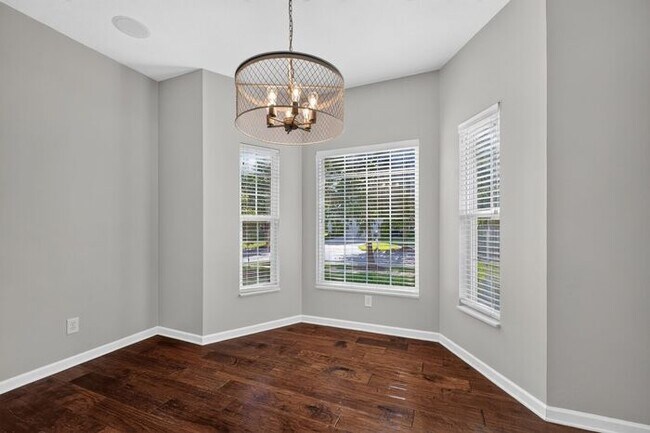 Building Photo - Unique Centennial Townhome