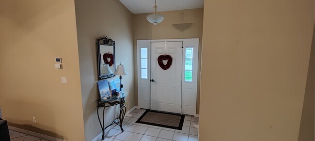 Ront entry - 3602 Westover Cir