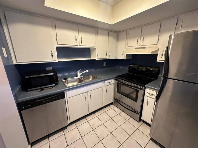 Building Photo - 6328 Newtown Cir