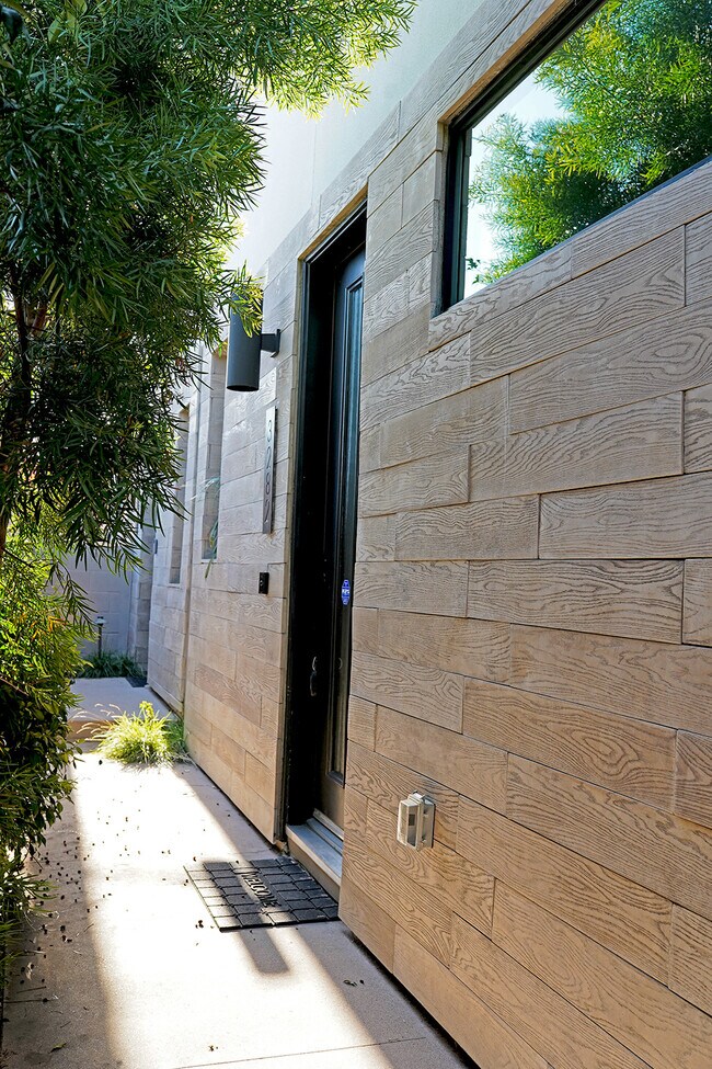 Building Photo - 3282 N Canary Way