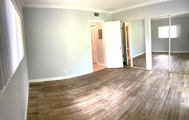 Building Photo - 2960 Cynthia Ln