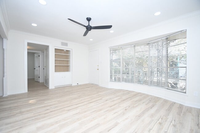 Building Photo - 800 Post Oak Blvd