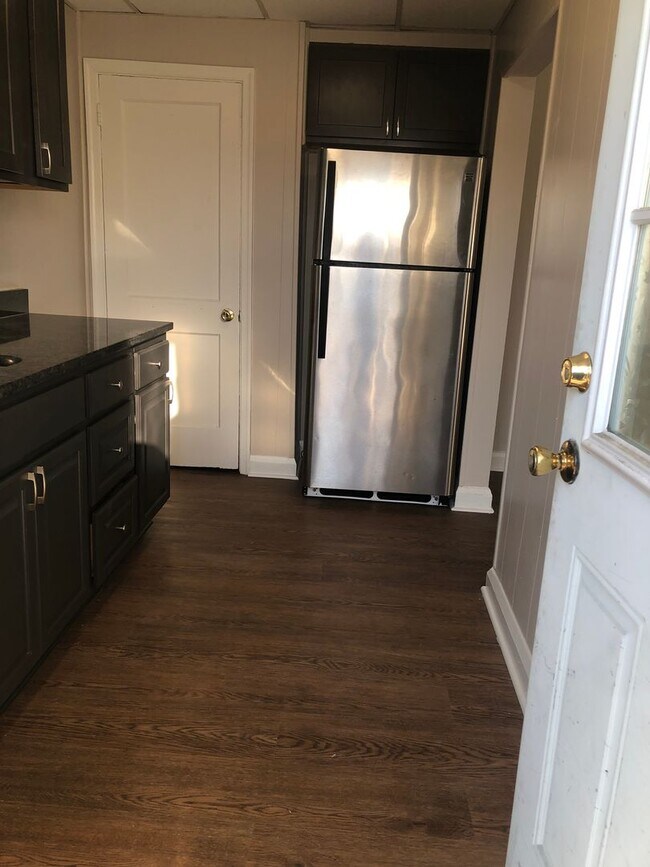 Building Photo - 3 Bedroom townhouse in Baltimore County Middlesex