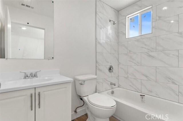 Building Photo - 705 W 80th St