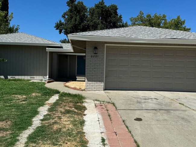 Building Photo - Brand New Whole House Renovation!