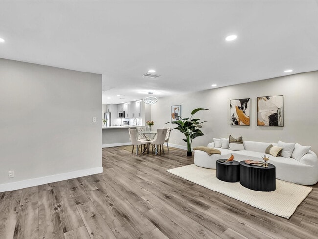 Building Photo - 1381 NW 99th Ave