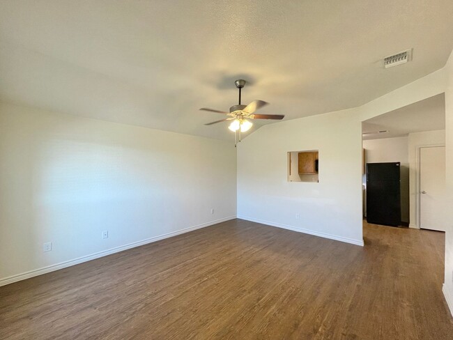 Building Photo - 1529 Justin Lp