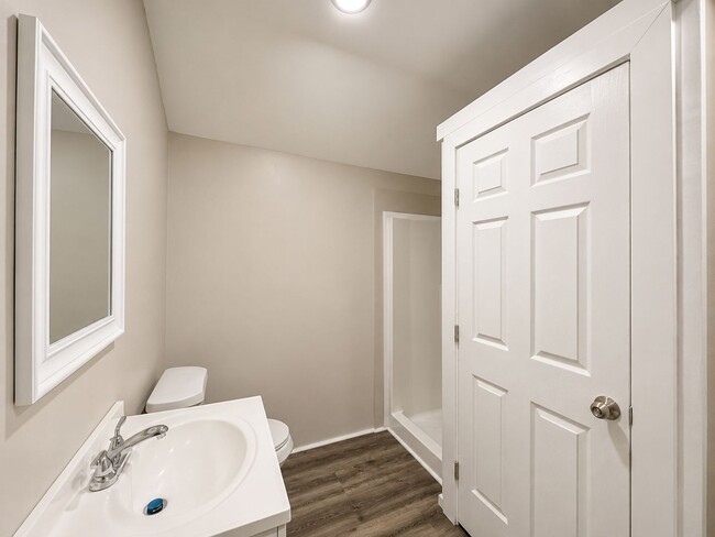 Building Photo - 1 Bed/ 1 Bath Tiny Home in Newark!