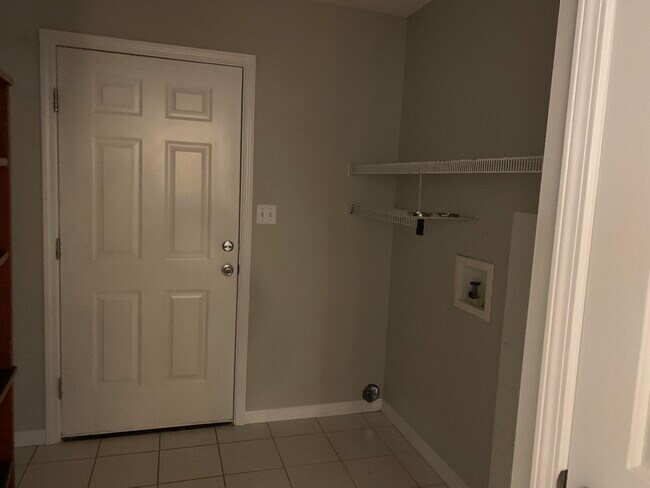 Building Photo - 307 Sand Myrtle Way