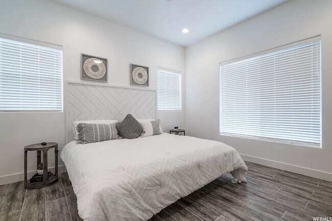 Building Photo - PETS ALLOWED!  Spacious & Modern 3-Bedroom Home for Rent Near Sand Hollow Reservoir