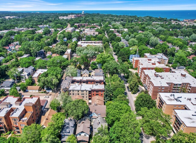 Building Photo - 807 Foster St
