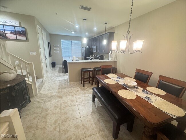 Building Photo - 11901 Izarra Way