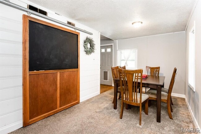 Building Photo - 417 N John St