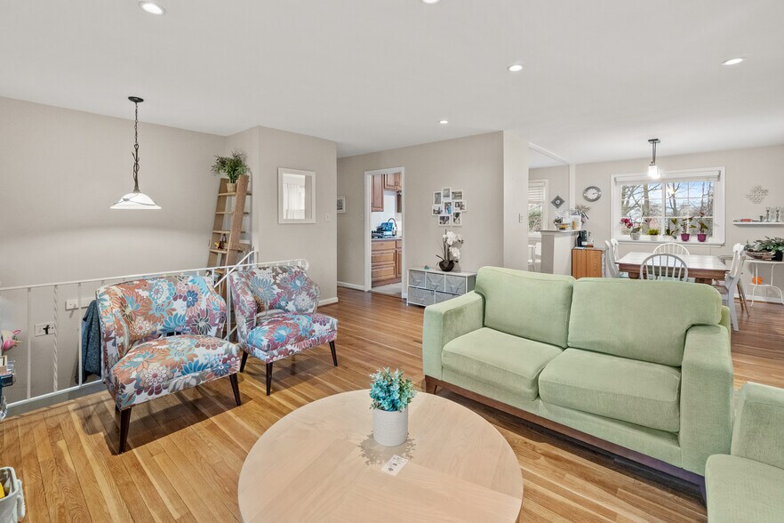 Building Photo - 212 Rollins Ave