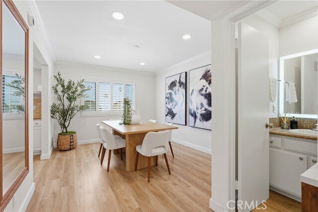 Building Photo - 1433 S Beverly Dr