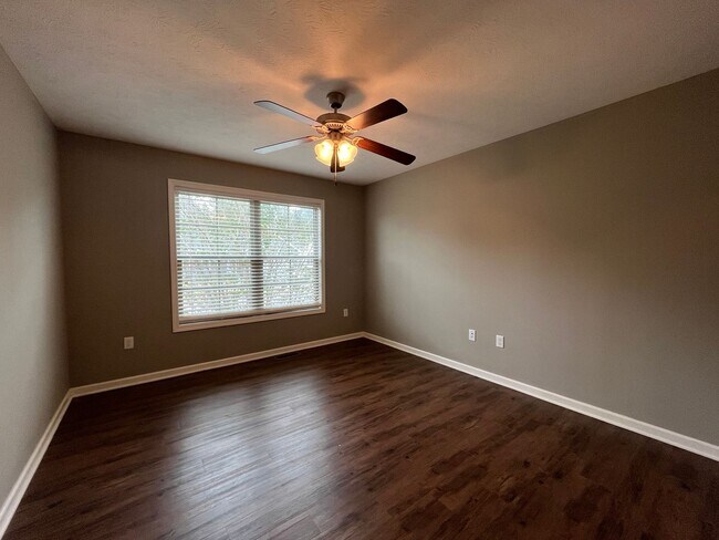 Building Photo - 3BR 2BA home in Greystone subdivision