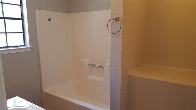 Building Photo - 507 Algerita Dr