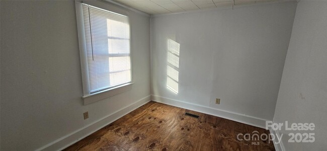 Building Photo - 1511 Fred Watson Pl