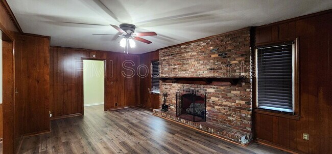 Building Photo - 3820 Meadowlark Dr