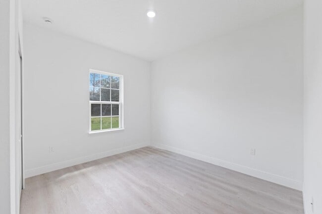 Building Photo - 5256 SW 155th Loop