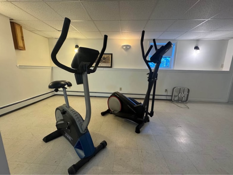 Building Photo - 129 Lawrence Rd