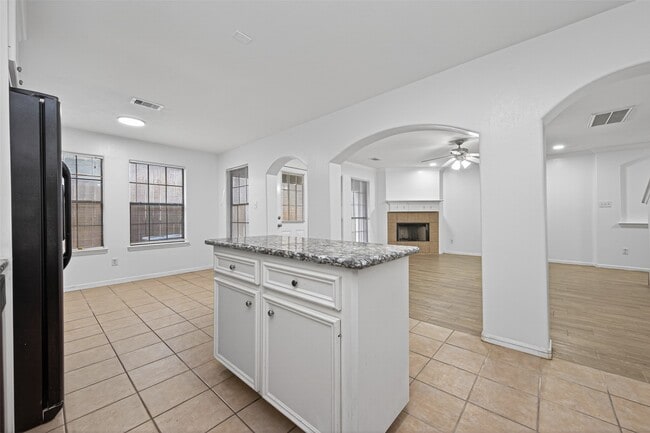 Building Photo - 10039 Morocco Rd