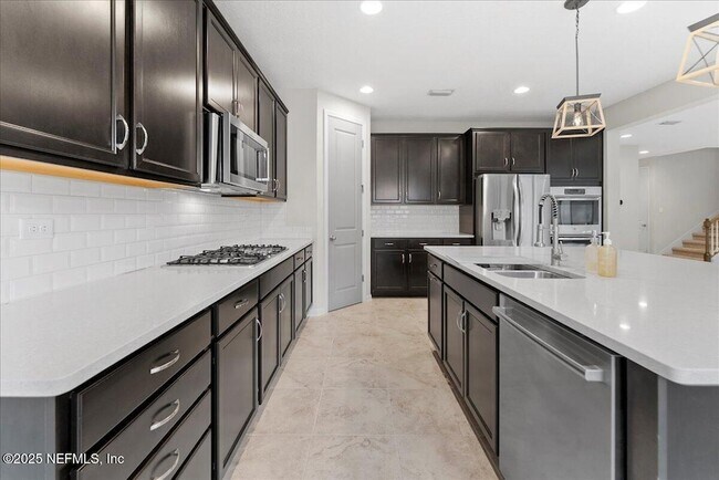 Building Photo - 154 Palisade Dr