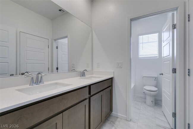 Building Photo - 405 Isla Enclave Wy