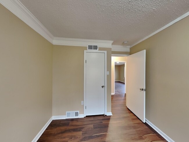 Building Photo - 5010 Penwood Cove
