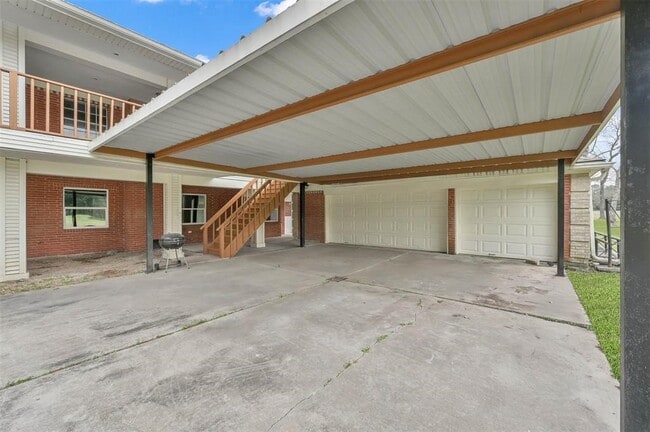 Building Photo - 549 Brandon Rd