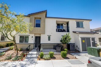 Building Photo - Modern Comfort in Las Vegas: 3-Bedroom Gem with Pool Access