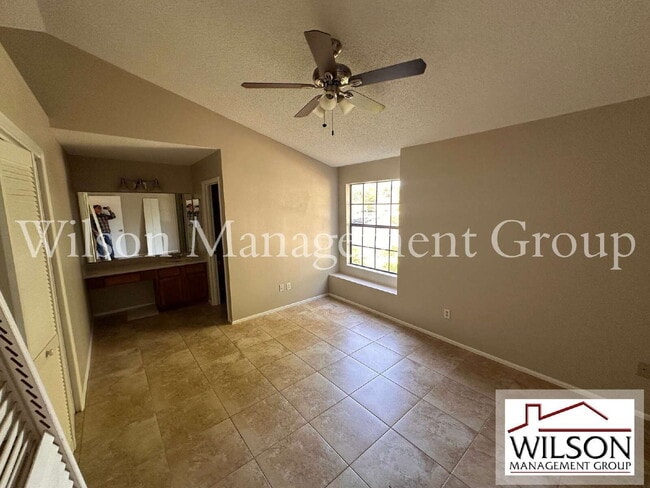 Building Photo - 2971 Embassy Ct