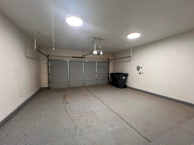 Building Photo - 1703 Quincy Ave