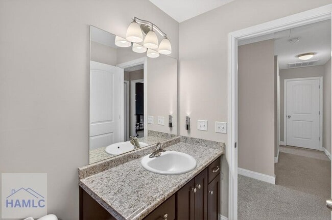 Building Photo - 245 Alcott Cir