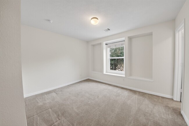 Building Photo - 15019 Trinity Meadow Dr