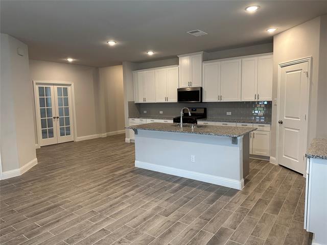 Building Photo - 3504 Lillian Ct