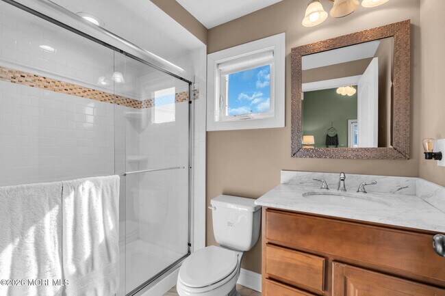 Building Photo - 510 Lareine Ave