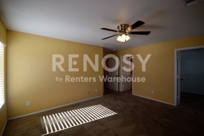 Building Photo - Space, Comfort, and a Layout Built for Real Life -- Iron Mountain Ranch