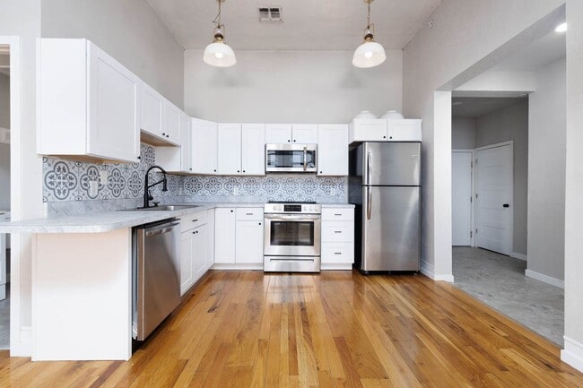 Building Photo - Vintage Vault Propeties LLC