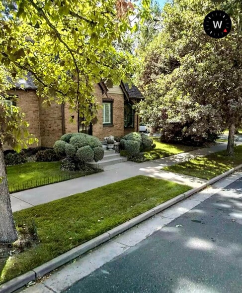 Building Photo - 400 S Race St