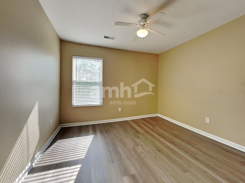 Building Photo - 5974 Marsh Cir
