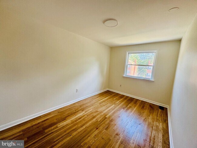 Building Photo - 2239 Southorn Rd